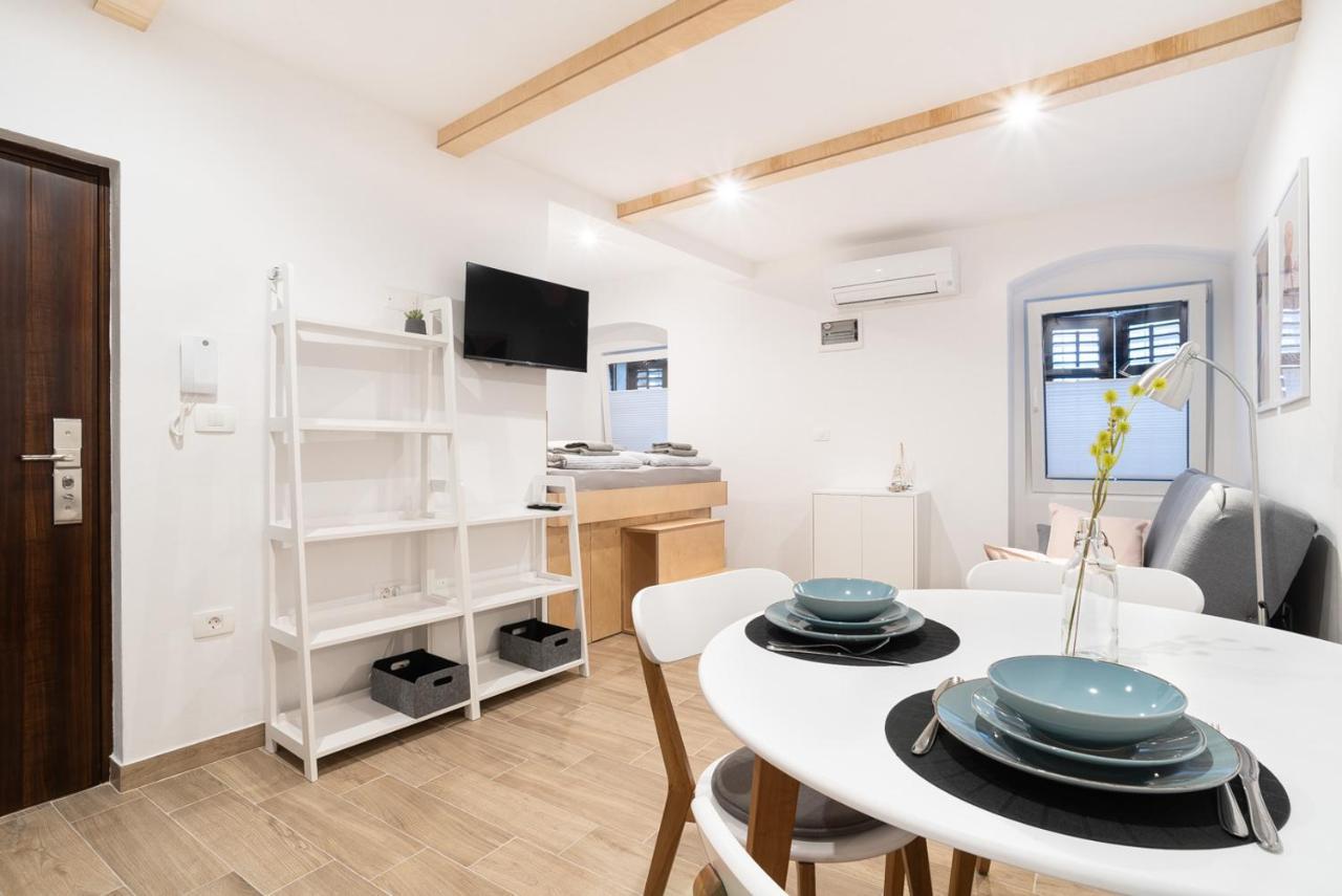 Apartments Nautilus, Nearby Beach Svetilnik Izola Dış mekan fotoğraf