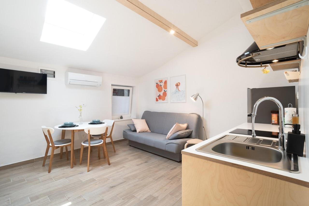 Apartments Nautilus, Nearby Beach Svetilnik Izola Dış mekan fotoğraf