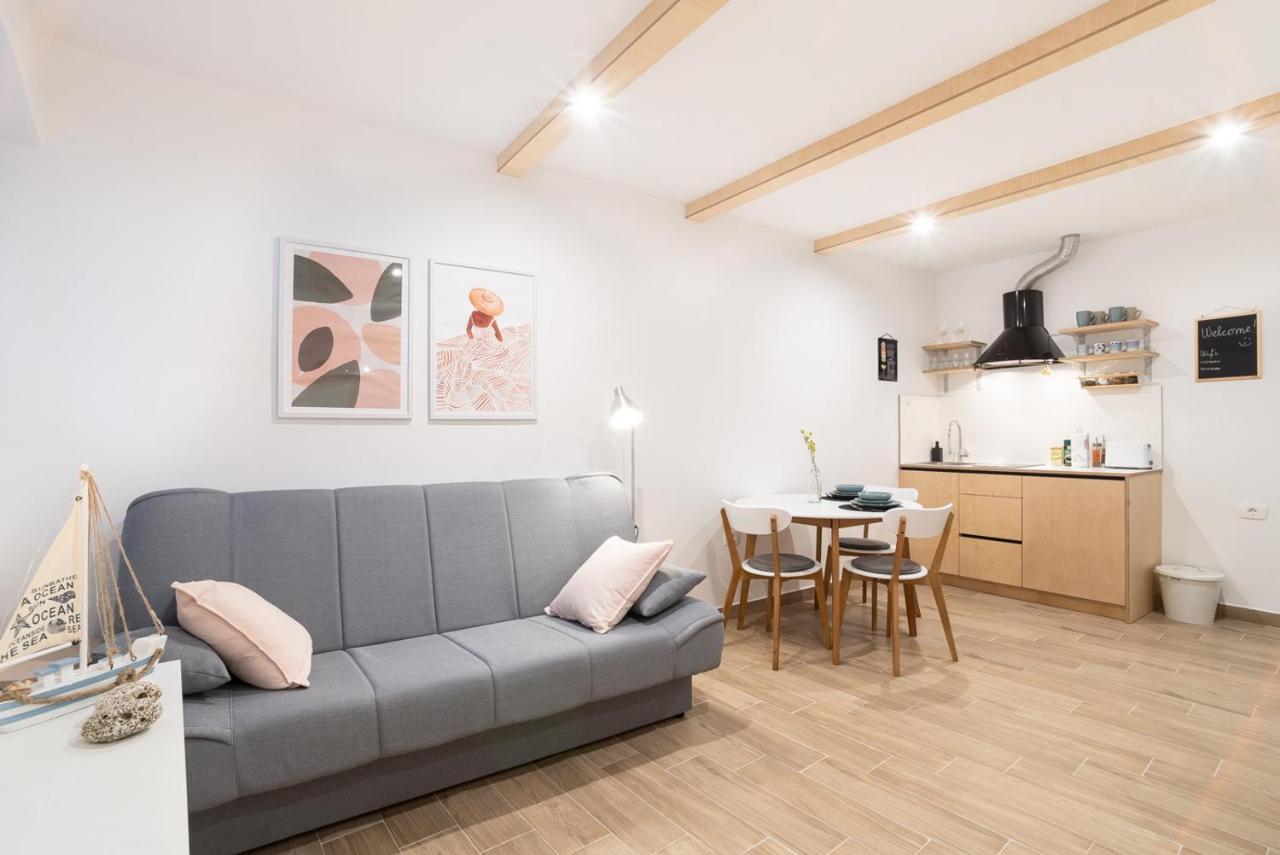 Apartments Nautilus, Nearby Beach Svetilnik Izola Dış mekan fotoğraf