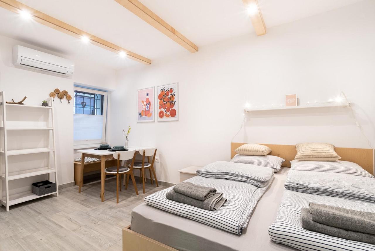 Apartments Nautilus, Nearby Beach Svetilnik Izola Dış mekan fotoğraf